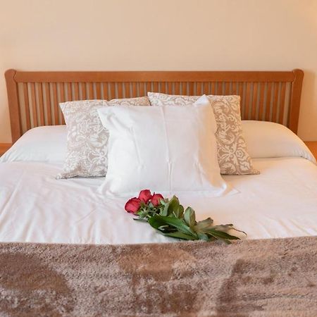 מונטסני Hostal Montserrat מראה חיצוני תמונה