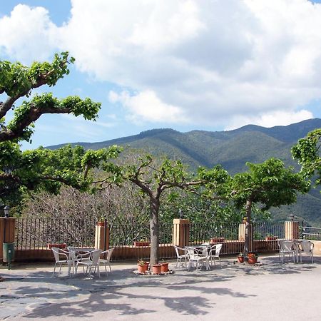 מונטסני Hostal Montserrat מראה חיצוני תמונה