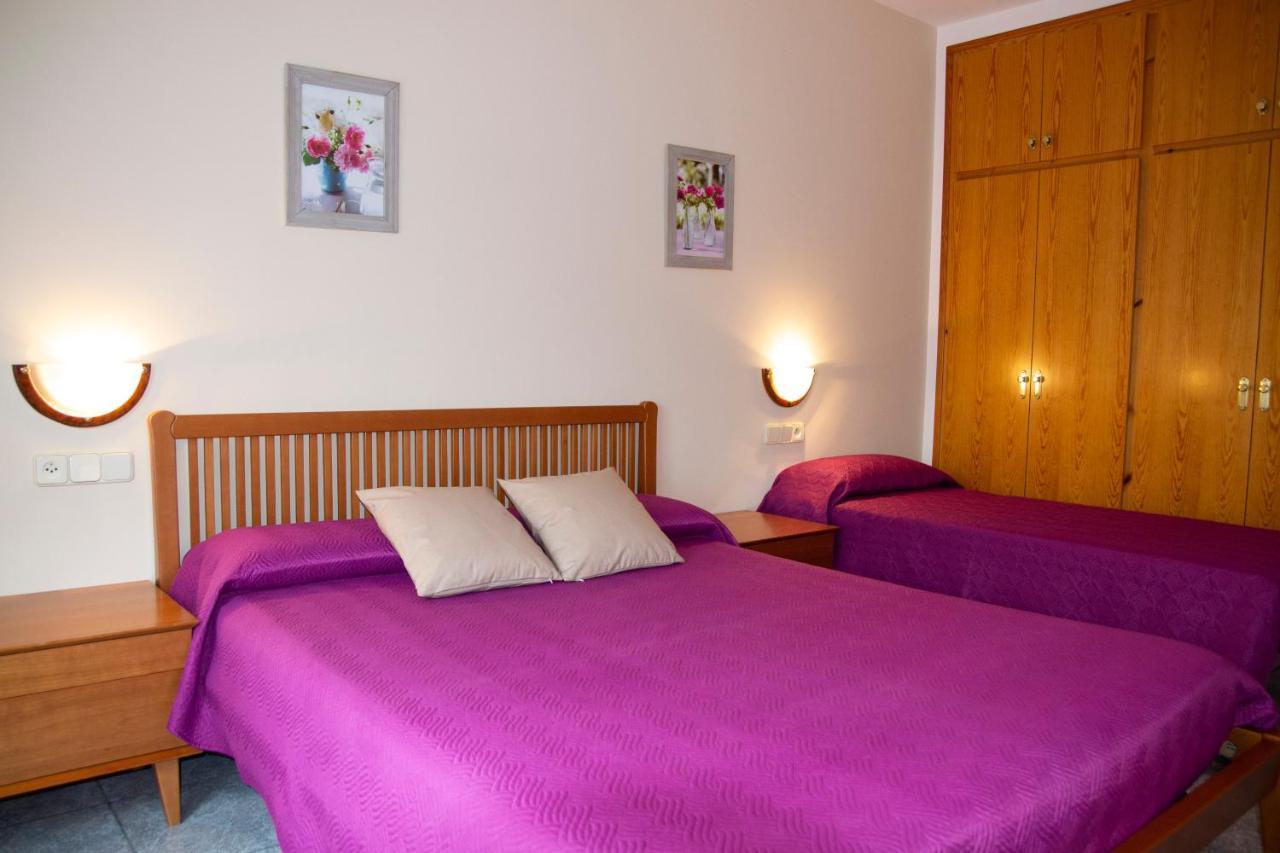 מונטסני Hostal Montserrat מראה חיצוני תמונה