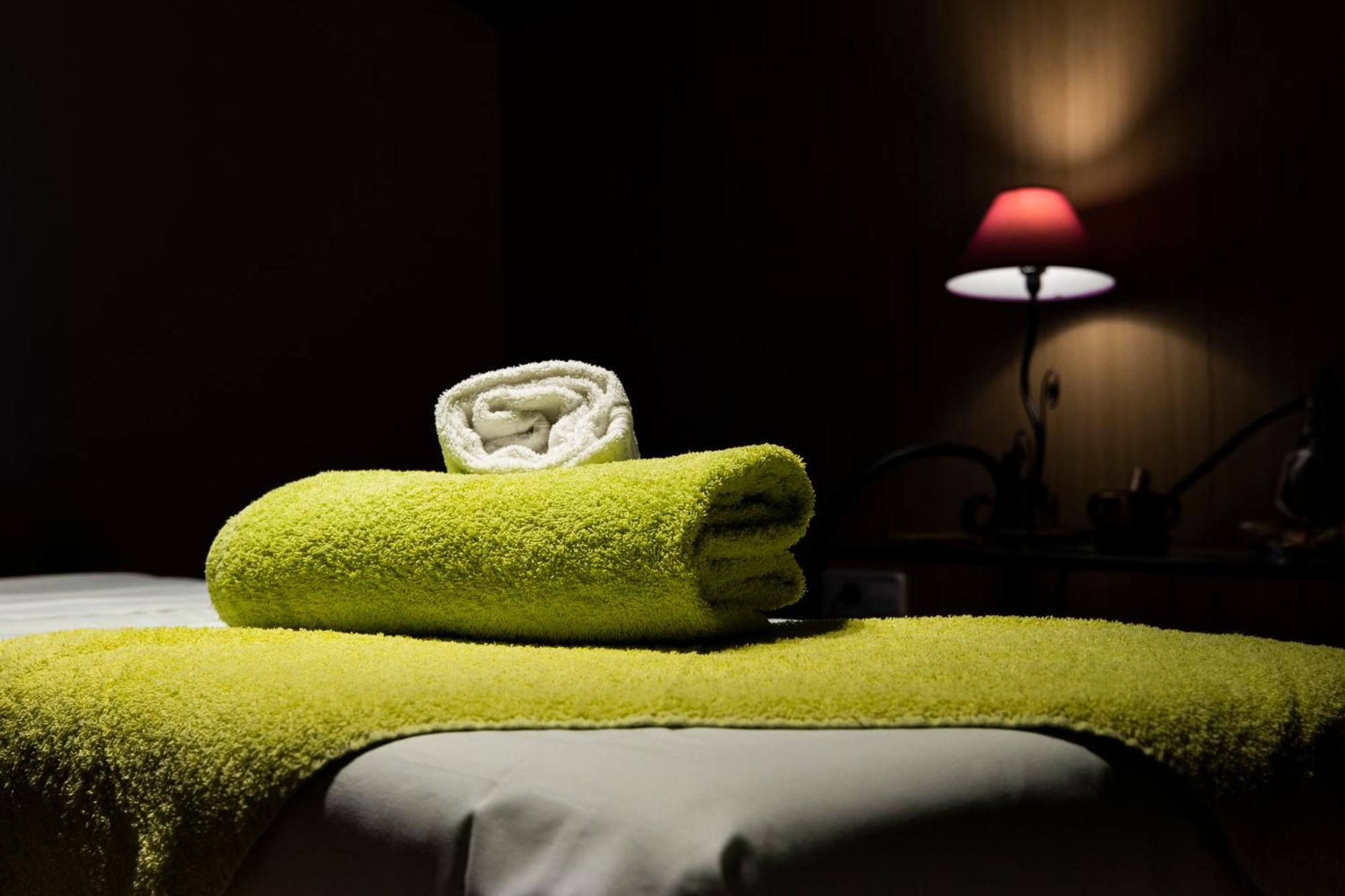 מונטסני Hostal Montserrat מראה חיצוני תמונה