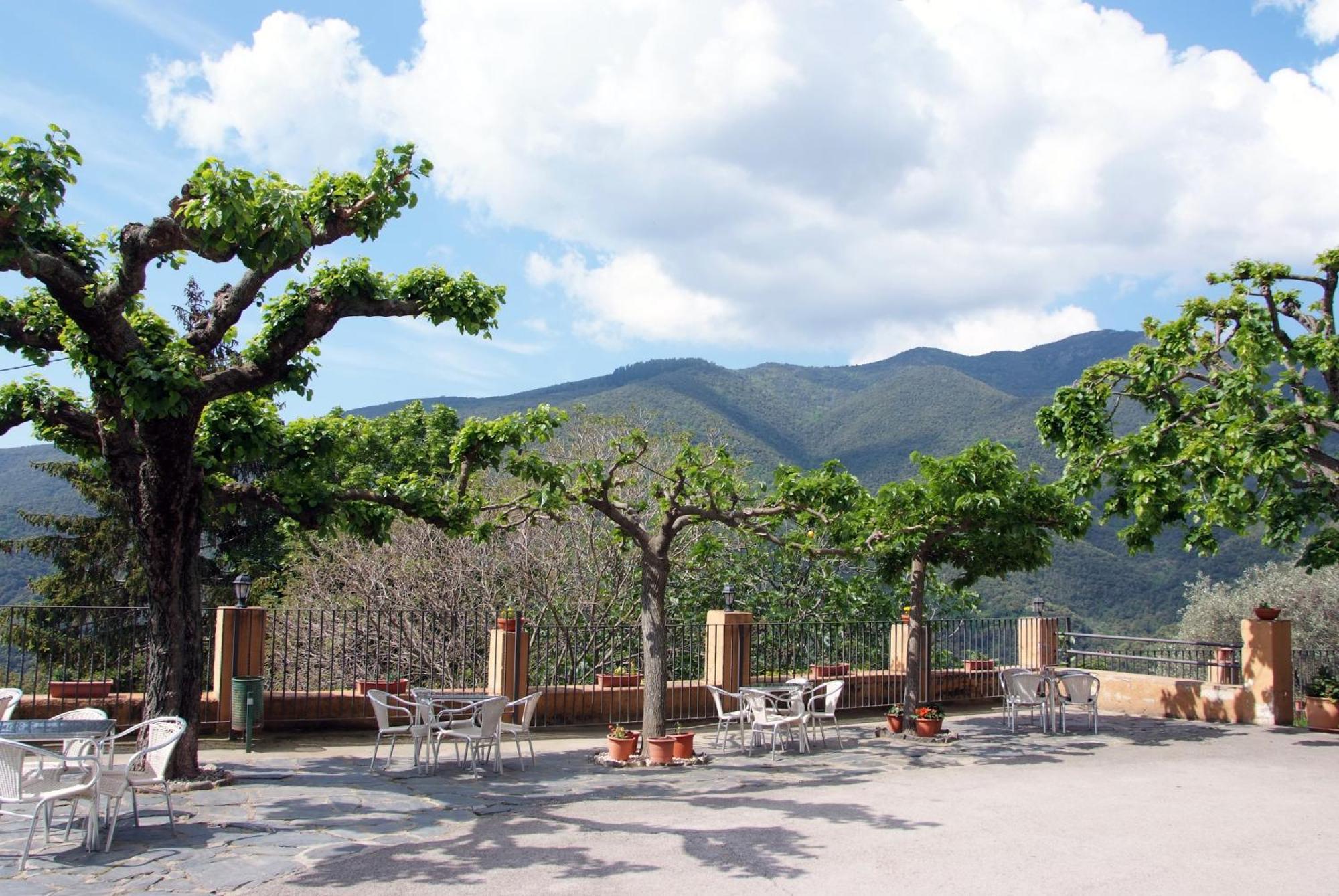 מונטסני Hostal Montserrat מראה חיצוני תמונה
