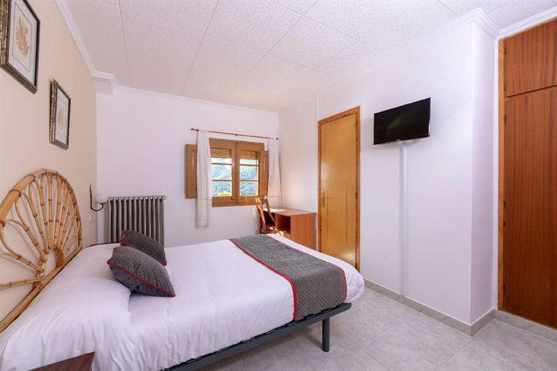 מונטסני Hostal Montserrat מראה חיצוני תמונה