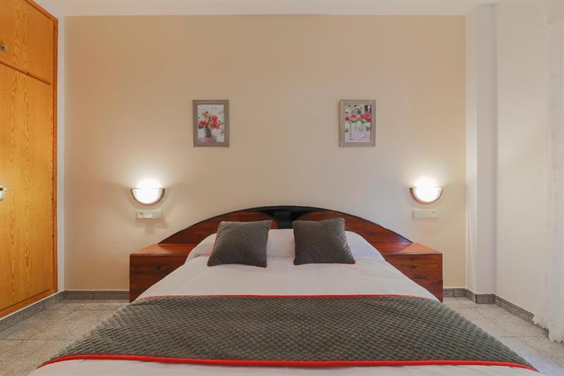 מונטסני Hostal Montserrat מראה חיצוני תמונה